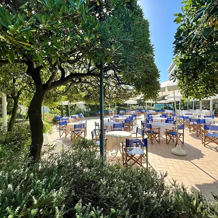 Parco Delle Rose Отель 4*